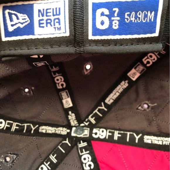 Helly Hansen x New Era Rare Love Campaign New Red 6 7/8 - Picture 6 of 6